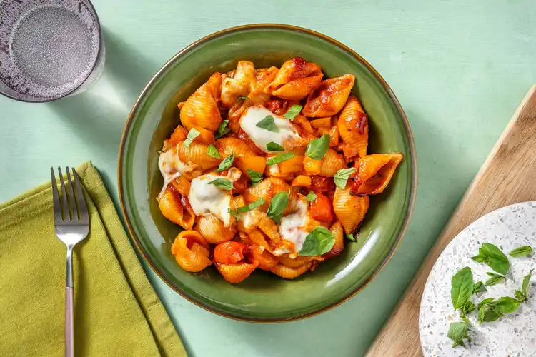 Verse conchiglie met mozzarella uit de oven